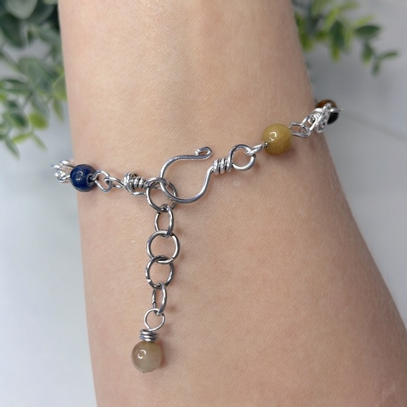 Adjutable Bracelet,Jasper,Tiger eye Genuine Gemstone, Non Tarnish aluminum Wire. - Picture 4 of 6